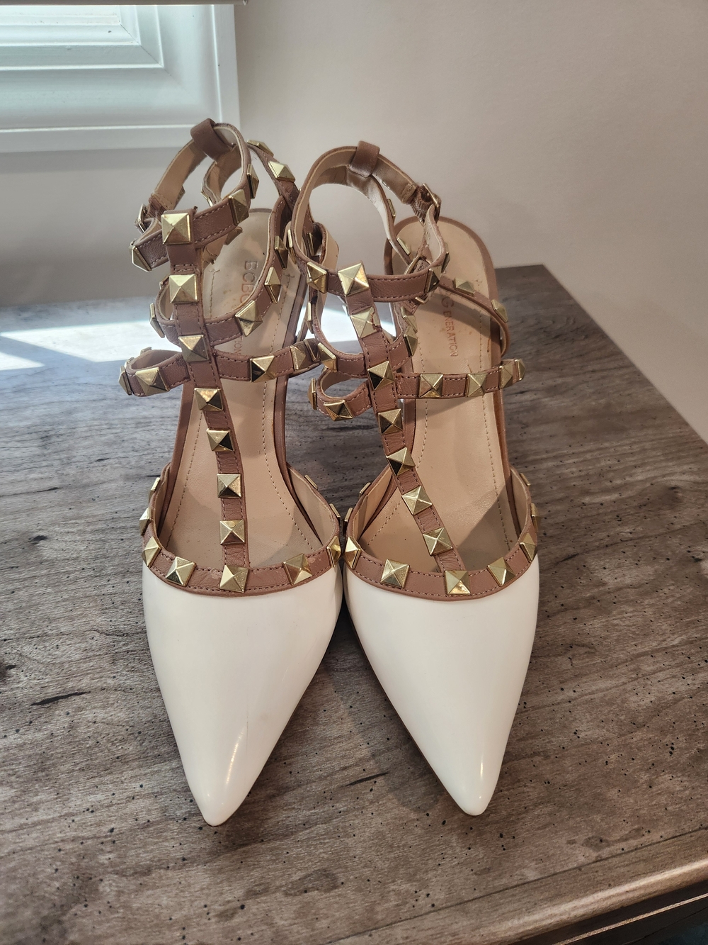 BCBGeneration Gold Studded Pointed Toe Pumps in White and Tan Size 8